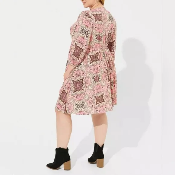TORRID Mini Washable Long-Sleeve Gauze Tunic Dress in Medallion Pink, Size Large - Picture 3 of 12